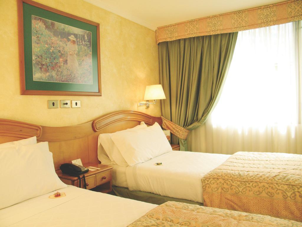 Hotel Torremayor Lyon Santiago Ngoại thất bức ảnh